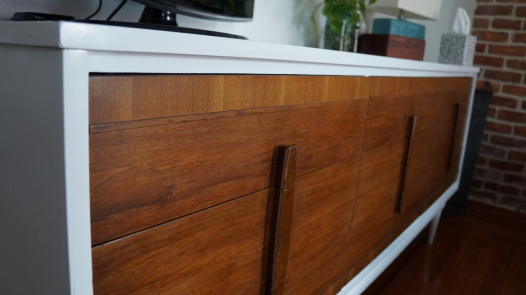  photo midcenturydresser3_zpsd1f94c6a.jpg